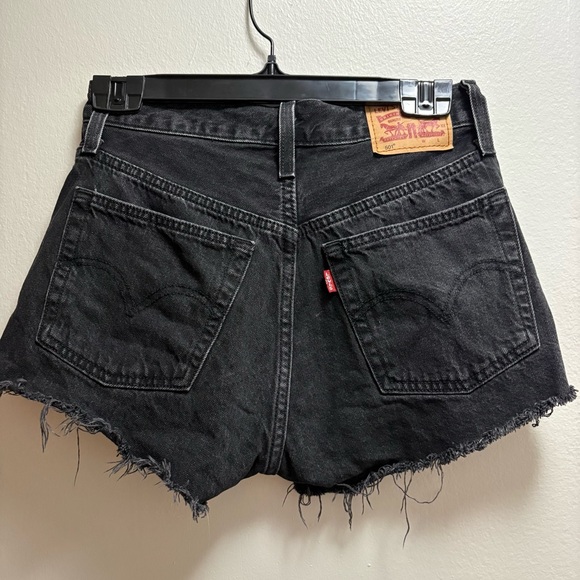 Levi’s 501 Cut Off Jean Shorts Size 24 Black High Rise Distressed - Picture 4 of 11